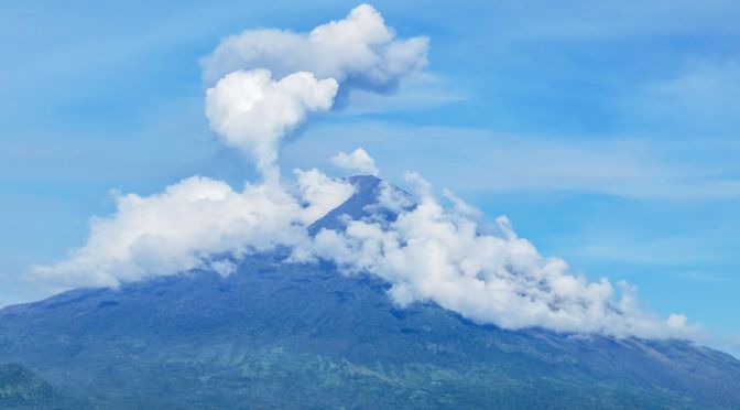 Flights to Bali disrupted by volcanic ash