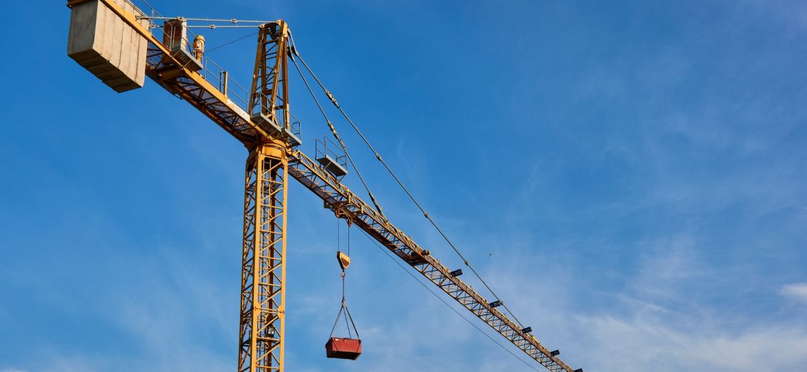 New technology transforms crane operation and helps with acrophobia