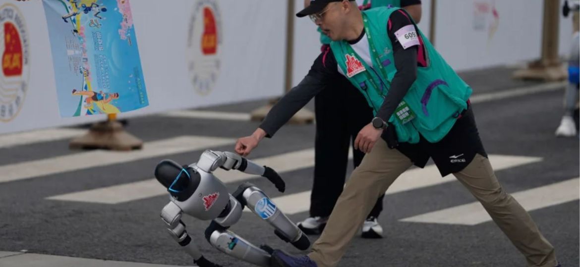 Robots run first half-marathon in China