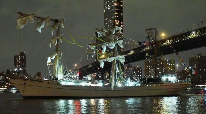 Mexican navy ship crashes into Brooklyn Bridge