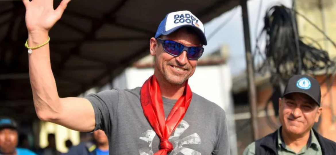 British mountaineer sets record 19th Everest summit