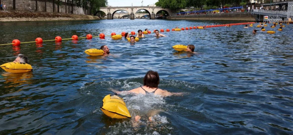 The river seine welcomes swimmers again after 100 years