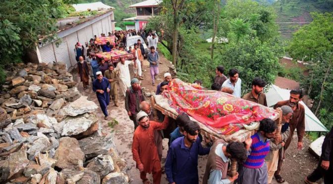 Flash floods kill more than 300 in Pakistan