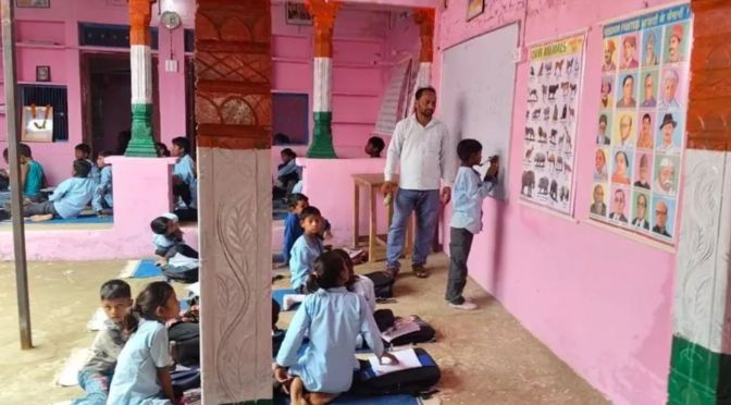 Indian farmer gives up home for village school