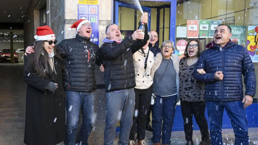 Wildfire-hit town wins 468M € in Spain's Christmas lottery