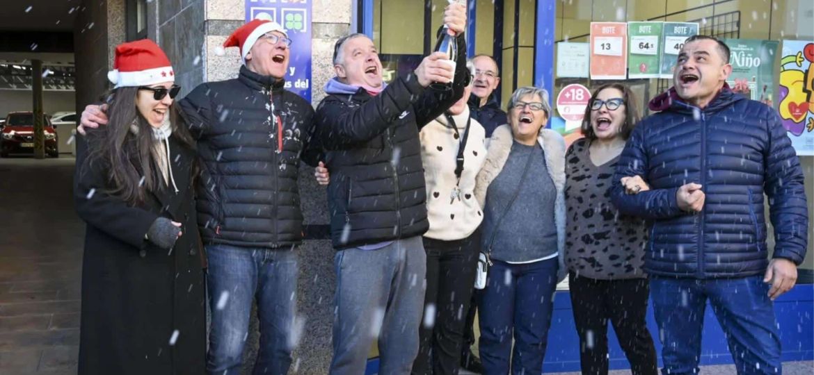 Wildfire-hit town wins 468M € in Spain's Christmas lottery