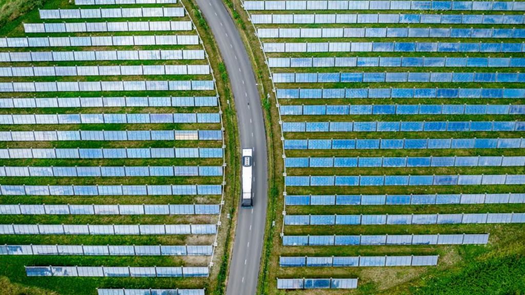 Global renewable power generation surpasses coal for the first time