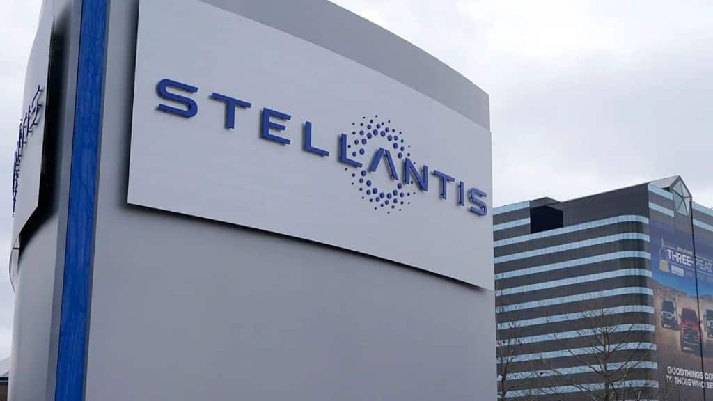 Stellantis announces global recall of up to 700,000 vehicles over fire risk