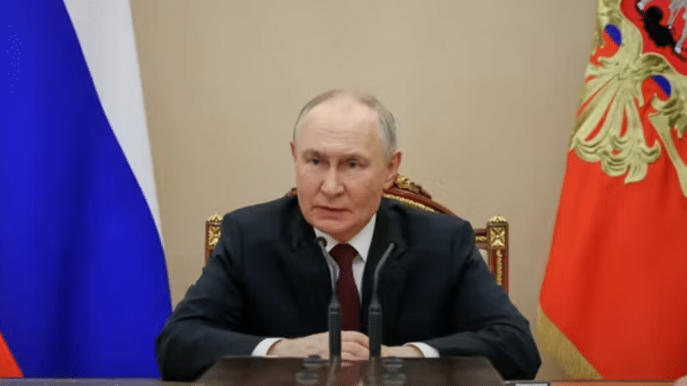 The decline of Vladimir Putin’s popularity raises concerns in the Kremlin