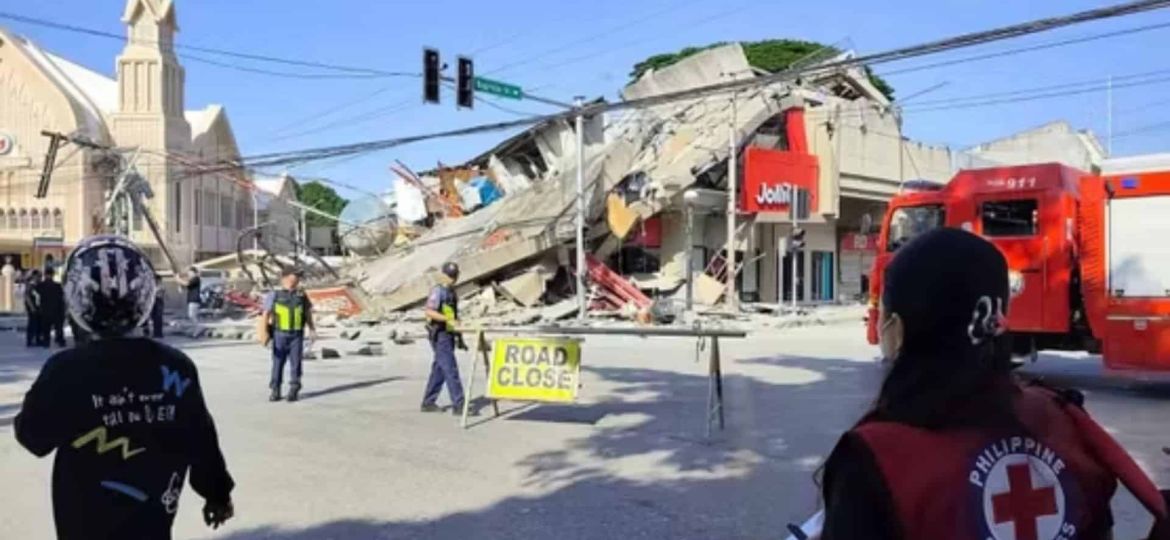 Deadly 7.8-magnitude earthquake strikes southern Philippines, triggers evacuations and tsunami alerts