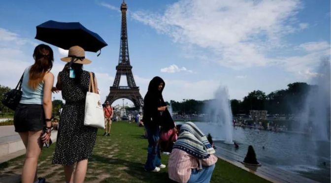 Half of France under red heat alert