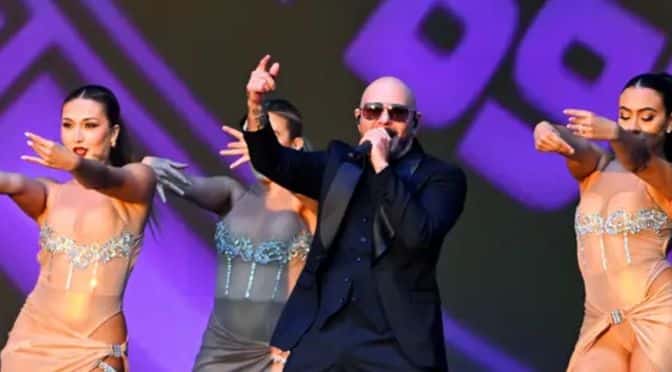 Pitbull and his ‘baldies’ break a Guinness World Record in London